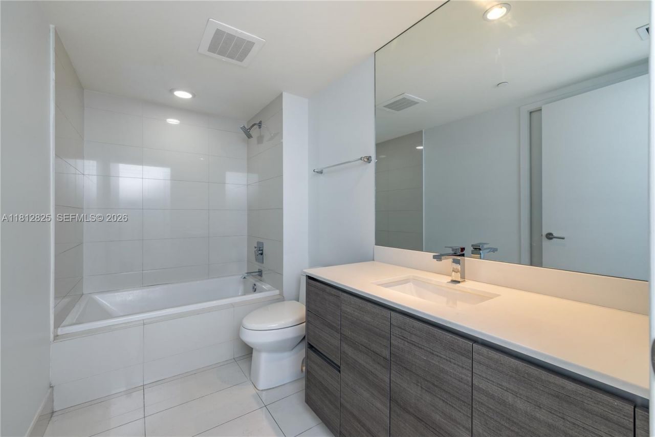 1100 S Miami Ave, Unit 1704, Miami, FL 33130 Photo