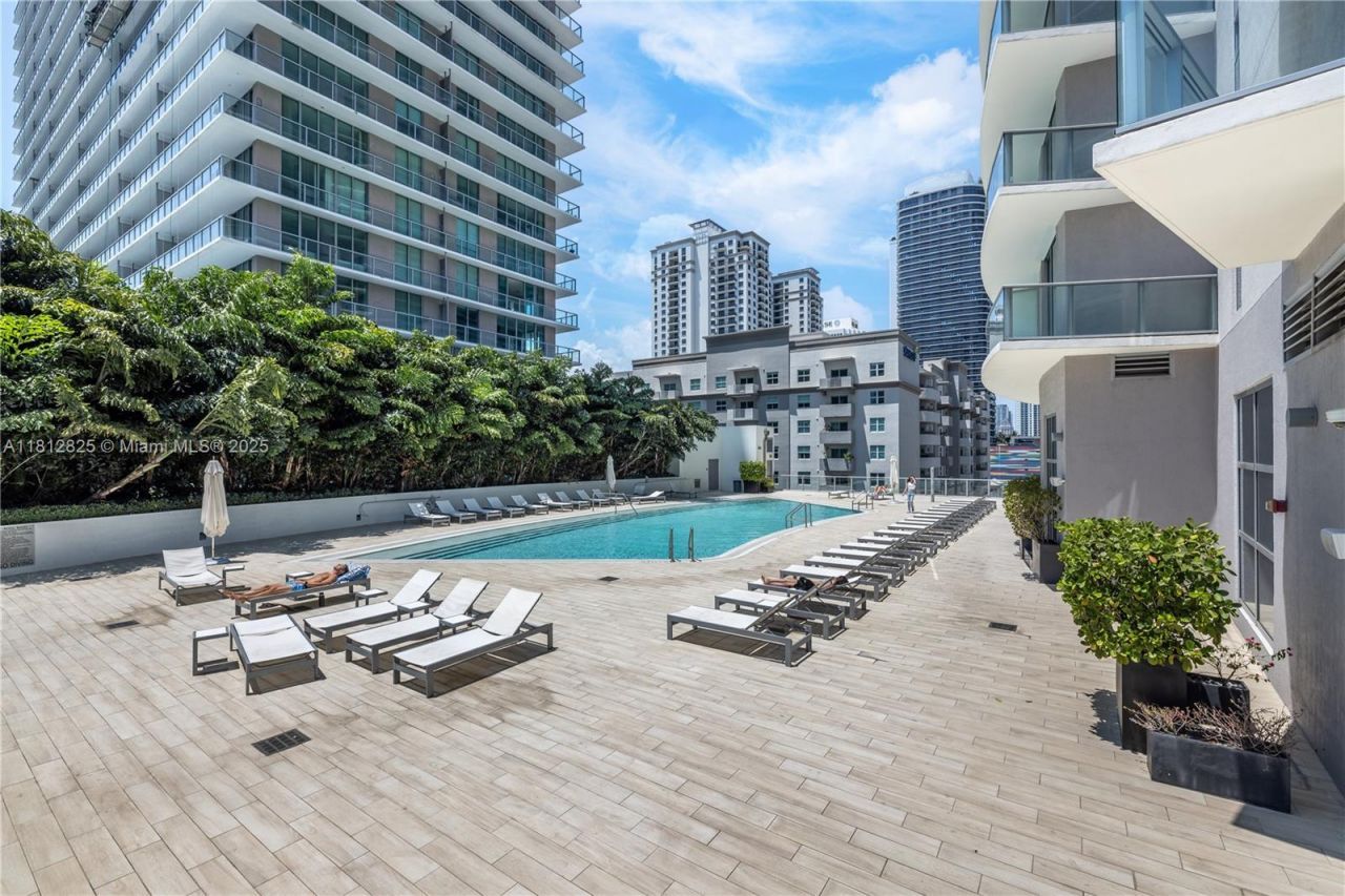 1100 S Miami Ave, Unit 1704, Miami, FL 33130 Photo