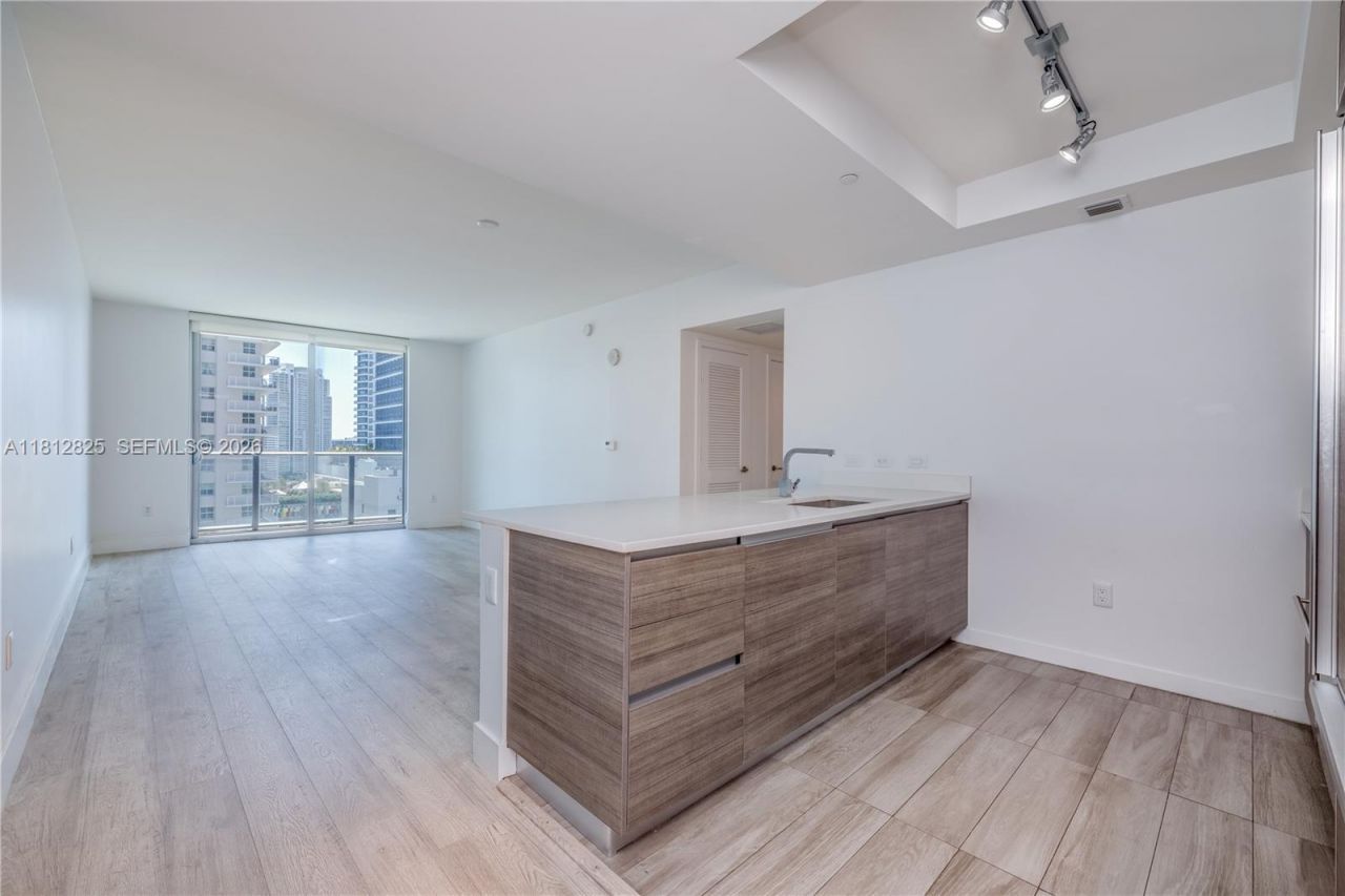 1100 S Miami Ave, Unit 1704, Miami, FL 33130 Photo