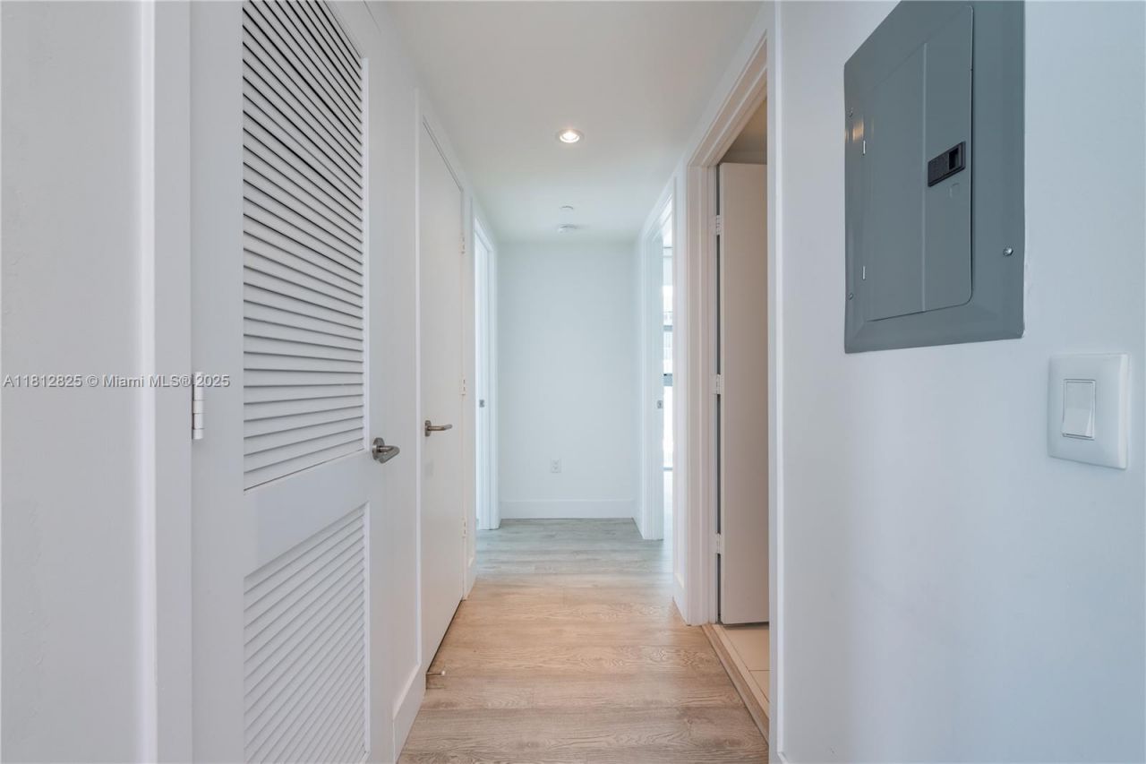 1100 S Miami Ave, Unit 1704, Miami, FL 33130 Photo