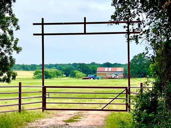 1179 County Road 1990, Chico, TX 76431