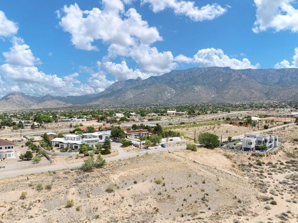 12110 PALOMAS Avenue NE, Albuquerque, NM 87122