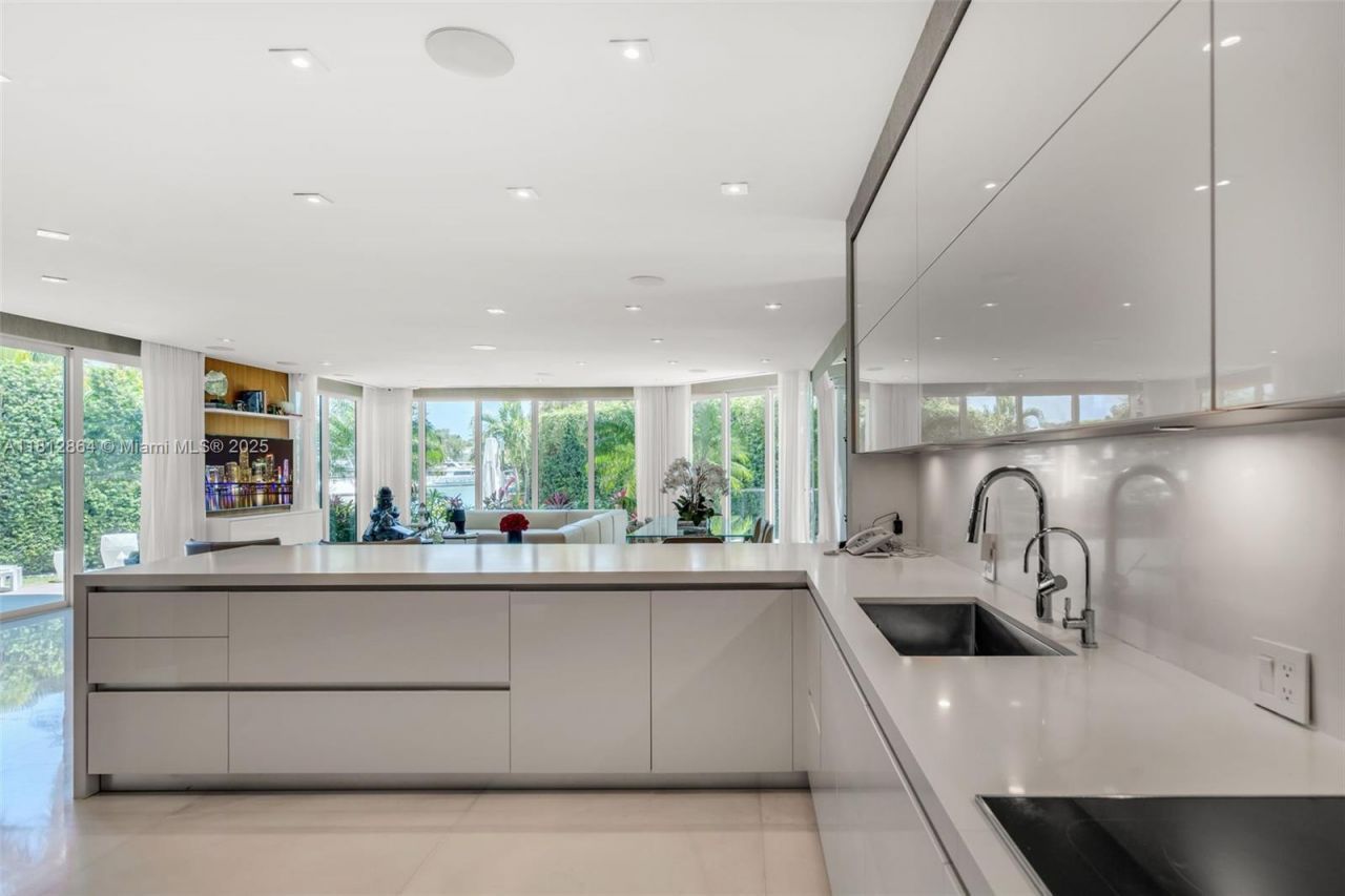 420 Island Dr, Key Biscayne, FL 33149 Photo