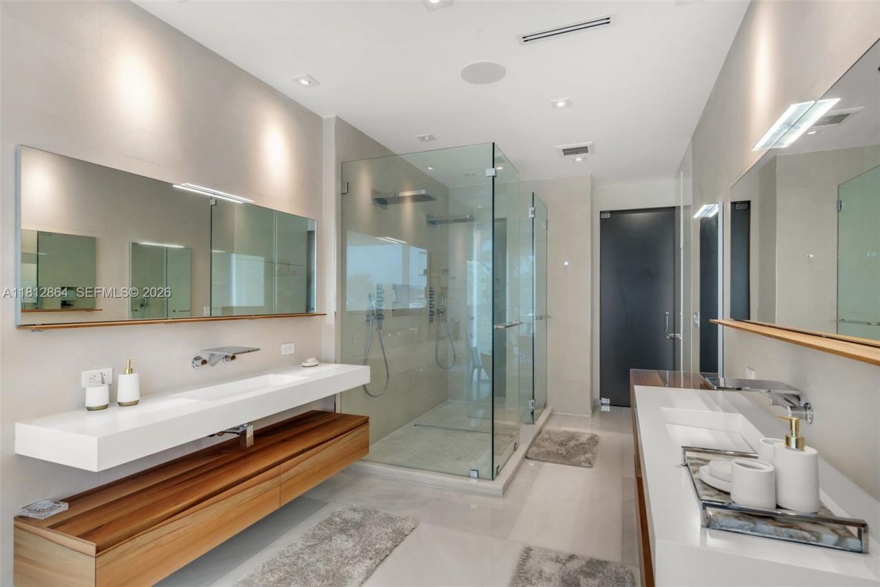 420 Island Dr, Key Biscayne, FL 33149 Photo