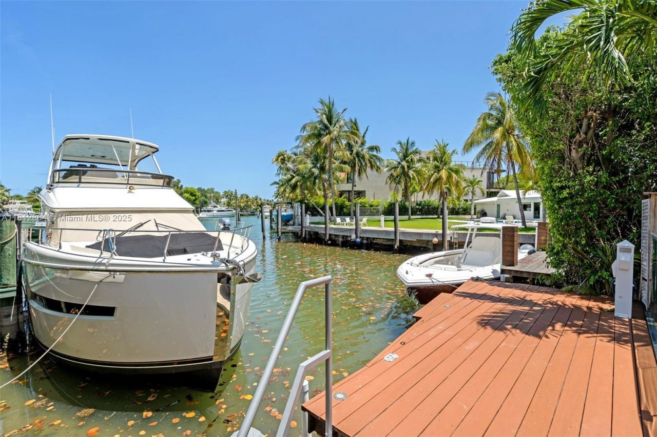 420 Island Dr, Key Biscayne, FL 33149 Photo