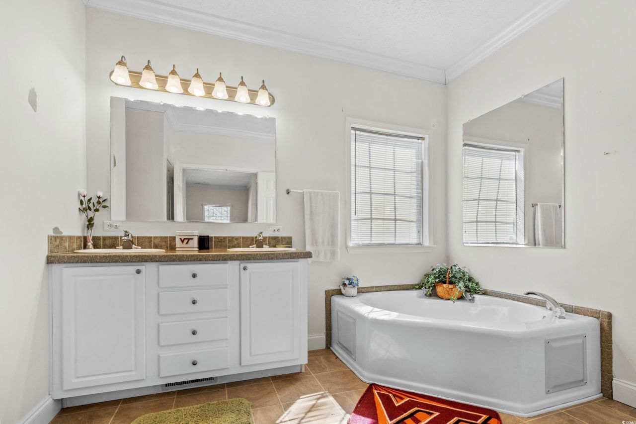 589 Loop Circle Photo 21