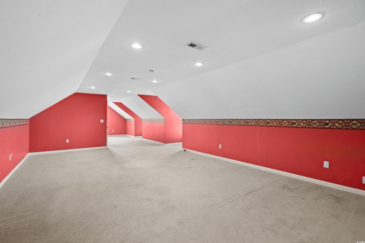 589 Loop Circle Photo 26