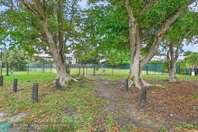 200 N El Mar Dr, Unit B202, Jensen Beach, FL 34957 Photo