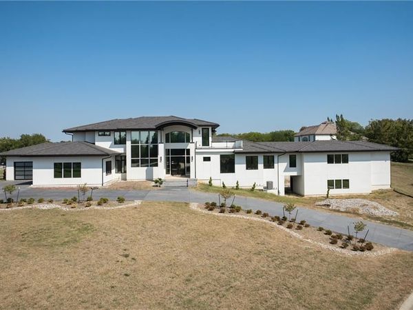 3331 S Saddle Ridge Court, Independence, MO 64057