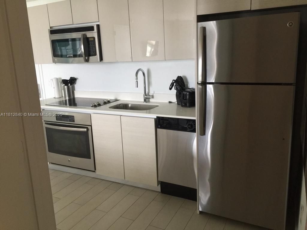 2602 E Hallandale Beach Blvd, Unit R2010, Hallandale Beach, FL 33009 Photo