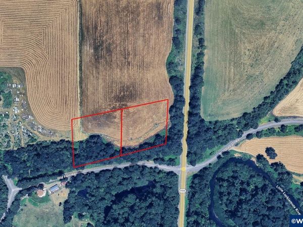 10042/10044 Helmick Rd, Monmouth, OR 97361