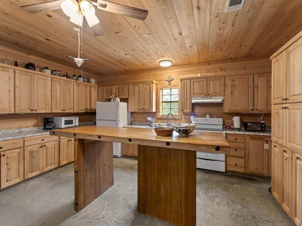 6409 Pohlman Rd, St Francisville, LA 70775