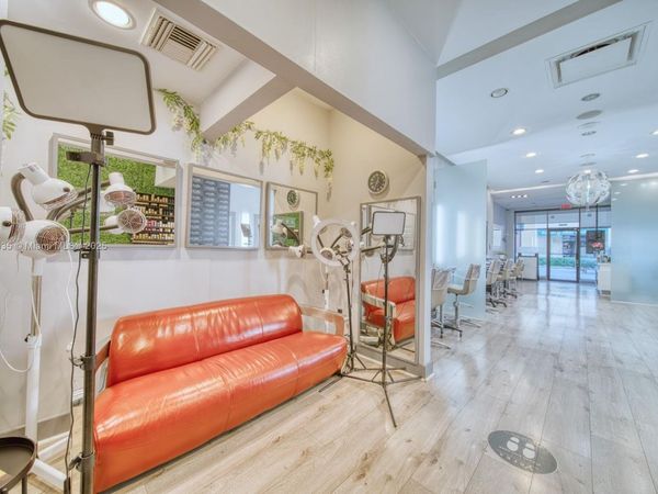 Full Service Beauty Salon On Sunset Dr & 57th Ave, Coral Gables, FL 33143