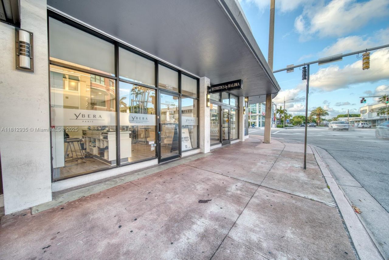 Full Service Beauty Salon On Sunset Dr & 57th Ave, Coral Gables, FL 33143 Photo