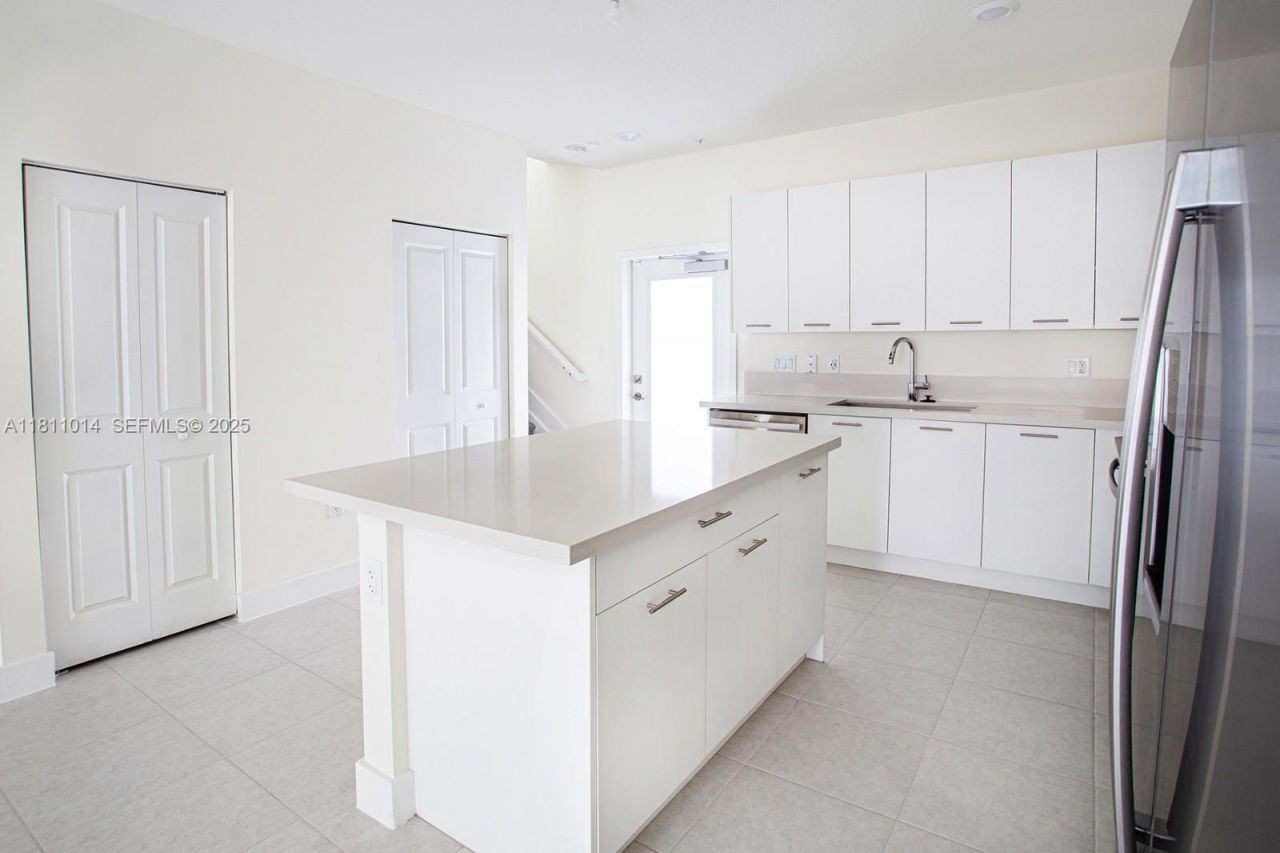 8167 NW 41st St, Unit E-104, Doral, FL 33166 Photo