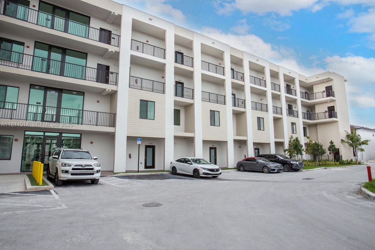 8167 NW 41st St, Unit E-104, Doral, FL 33166 Photo