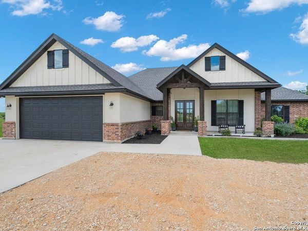 1212 Engler Dairy, Seguin, TX 78155