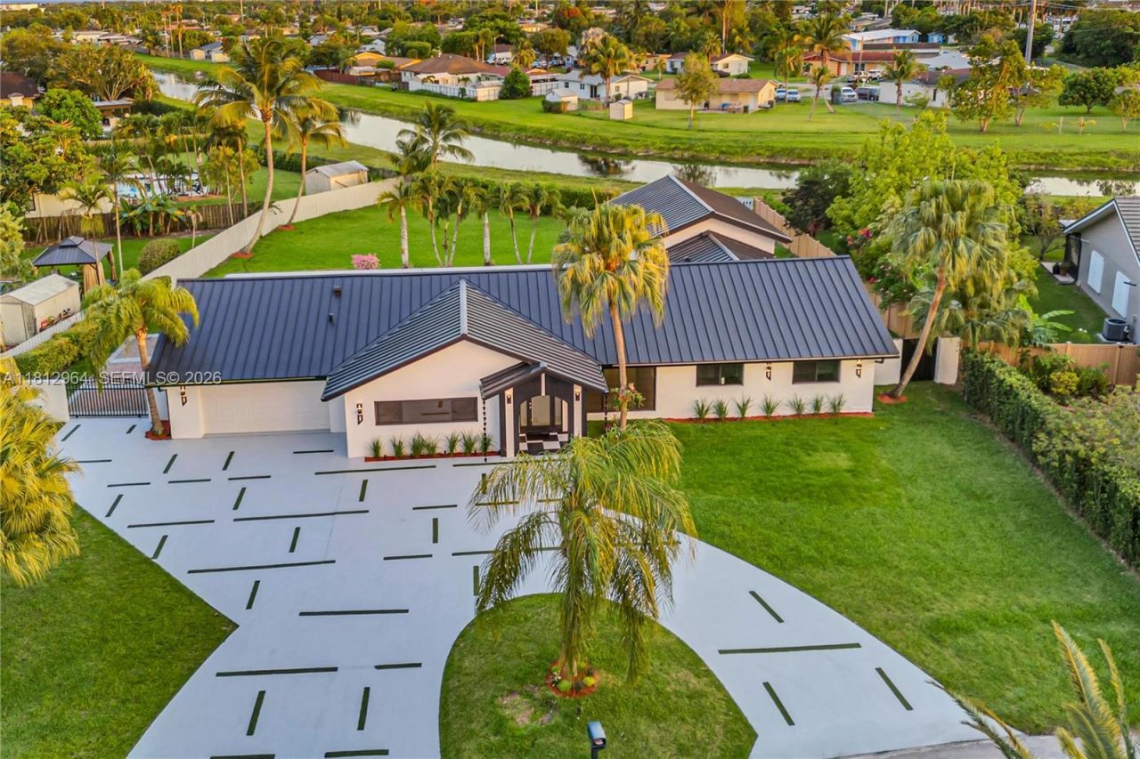 10600 SW 140th St, Miami, FL 33176 Photo