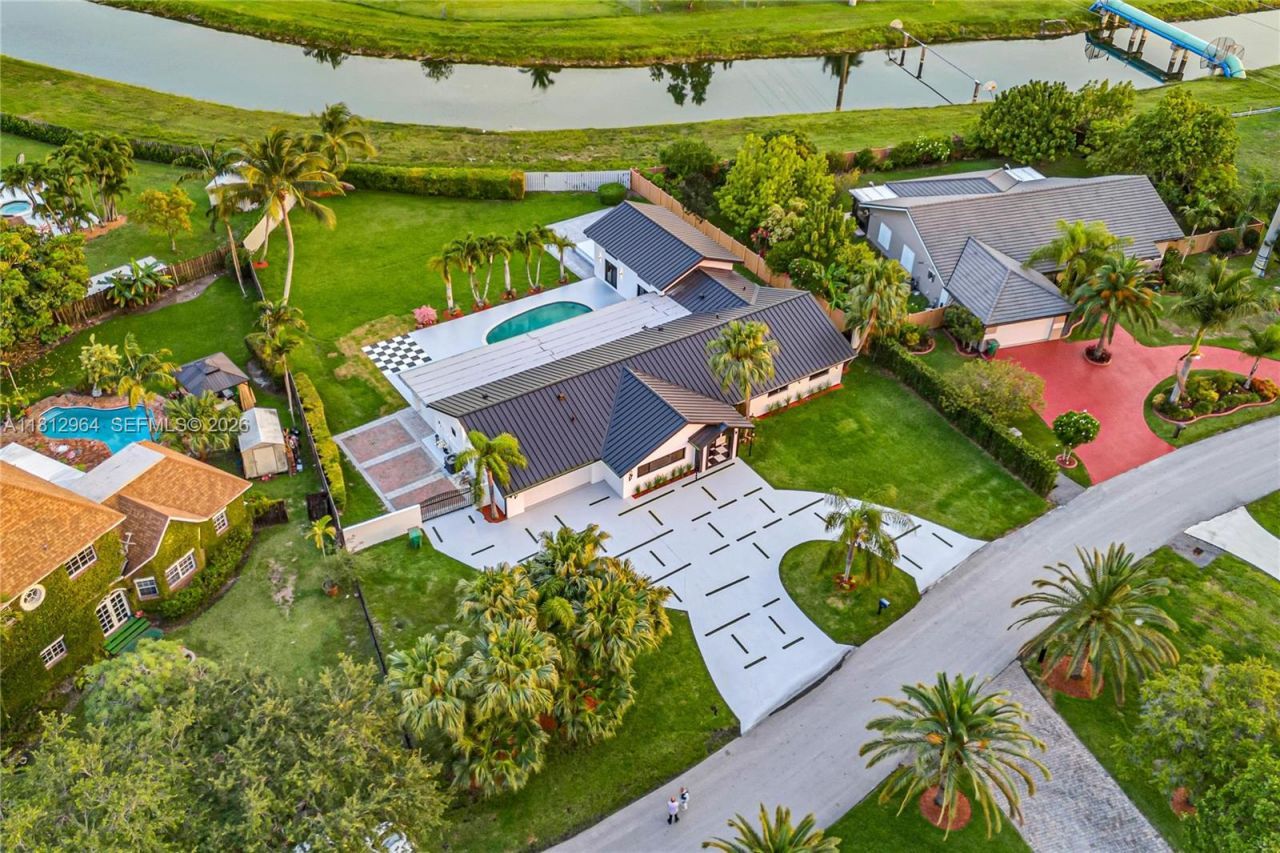 10600 SW 140th St, Miami, FL 33176 Photo