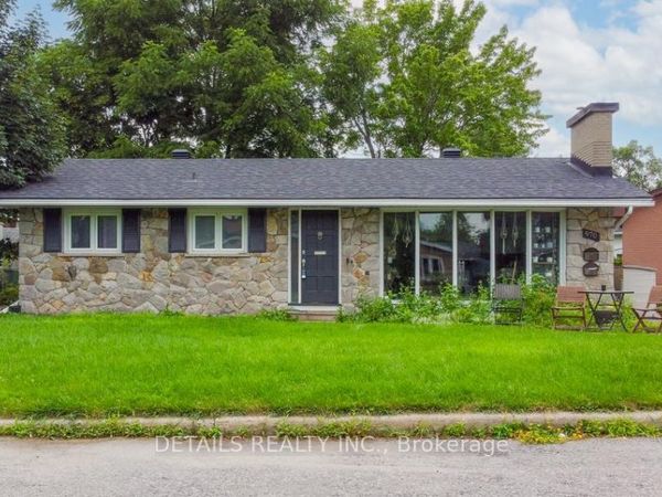 970 Shamir Avenue, Ottawa, ON K1G2T2