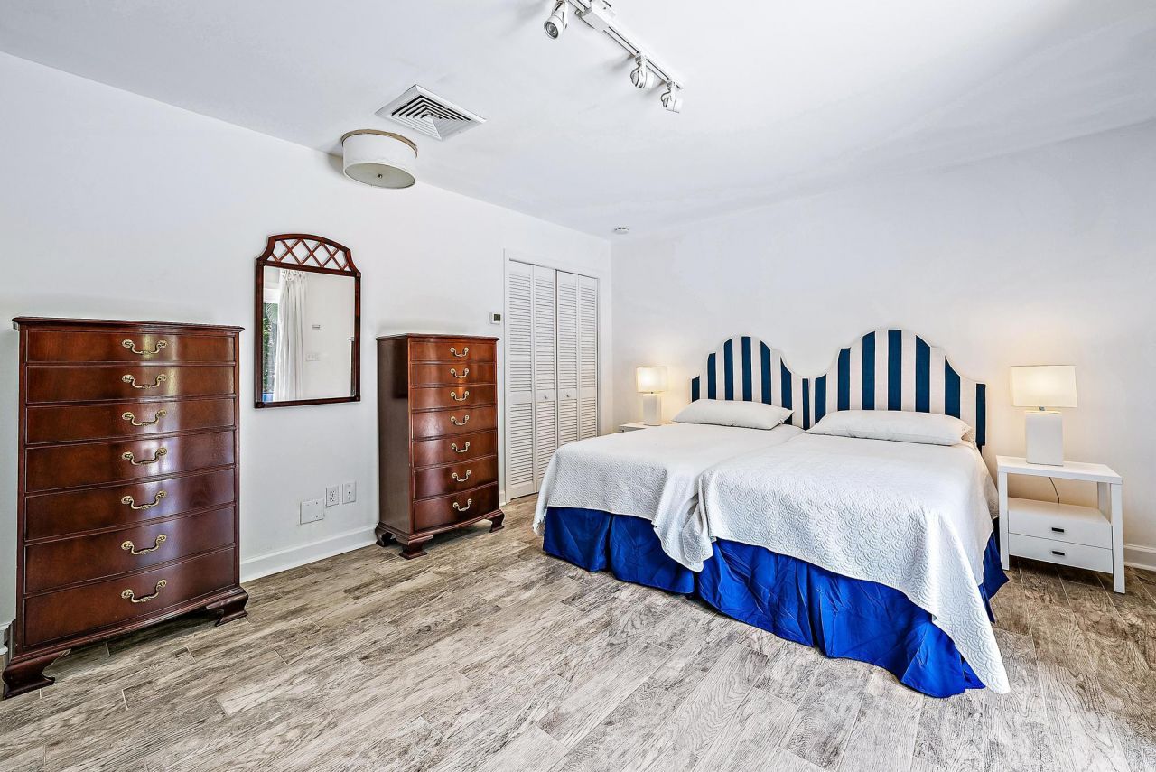 5 N Beach Road, Jupiter Island, FL 33455 Photo