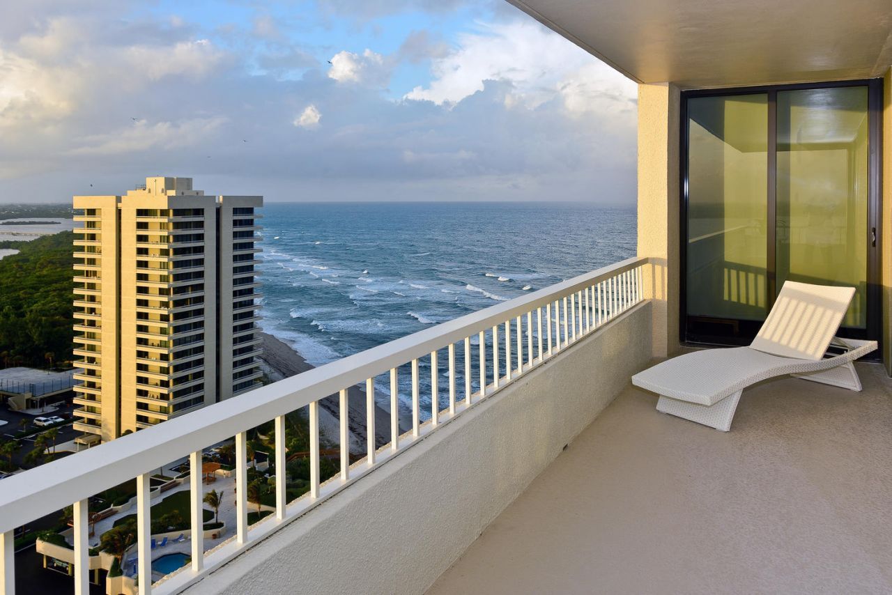 5510 N Ocean Drive, Unit 21-D, Singer Island, FL 33404 Photo