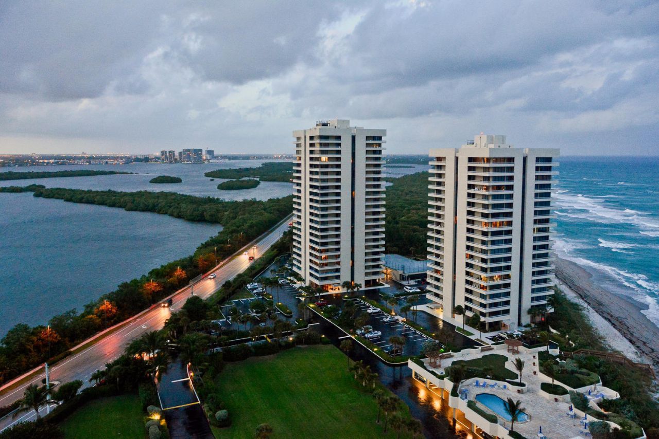 5510 N Ocean Drive, Unit 21-D, Singer Island, FL 33404 Photo