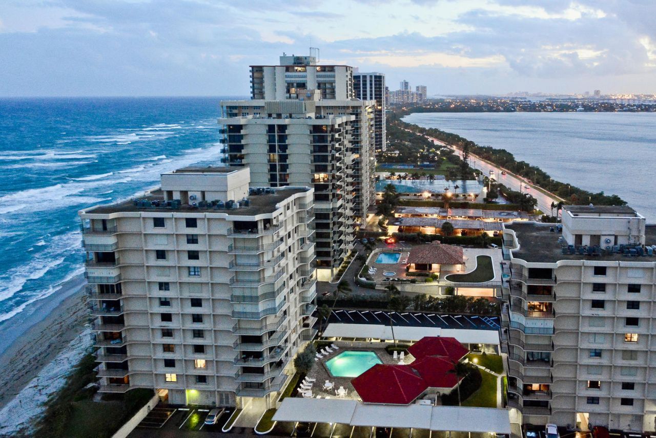 5510 N Ocean Drive, Unit 21-D, Singer Island, FL 33404 Photo