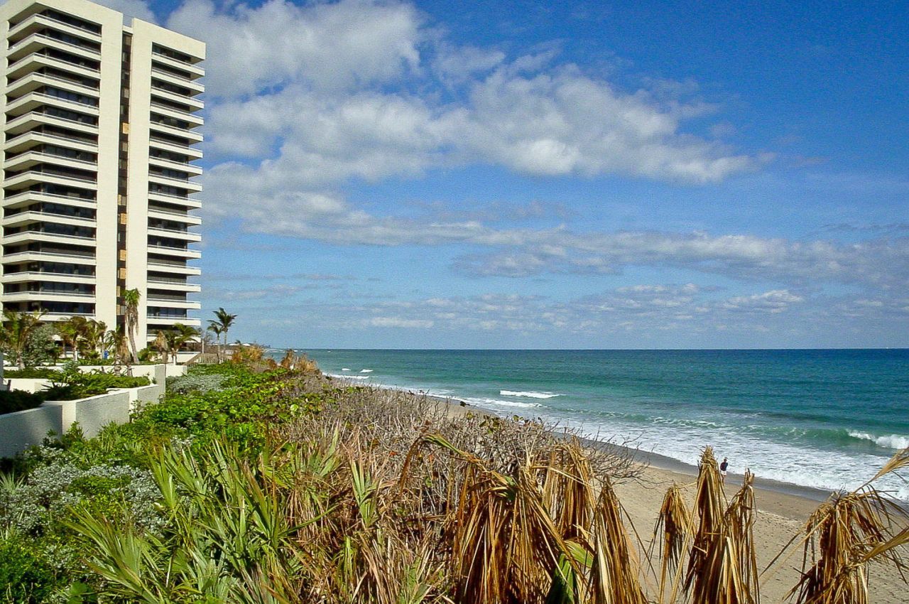 5510 N Ocean Drive, Unit 21-D, Singer Island, FL 33404 Photo