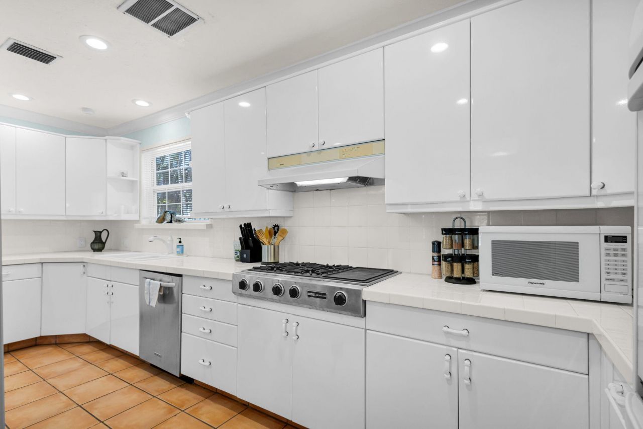 519 28th Street, Unit Main House, West Palm Beach, FL 33407 Photo