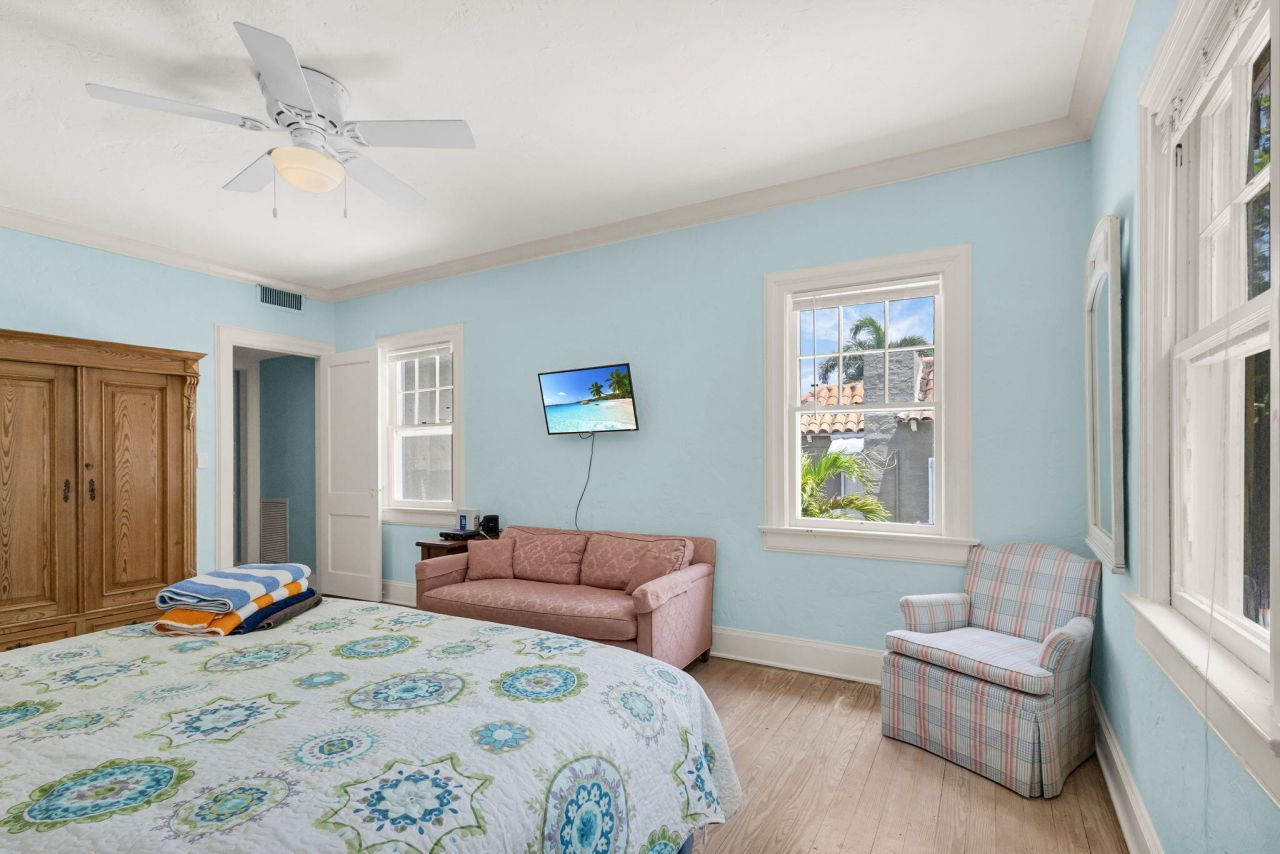 519 28th Street, Unit Main House, West Palm Beach, FL 33407 Photo