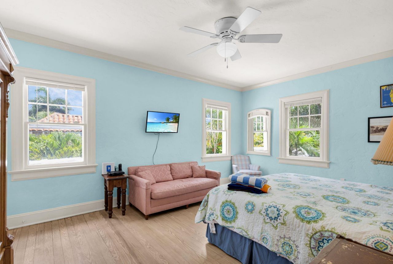 519 28th Street, Unit Main House, West Palm Beach, FL 33407 Photo