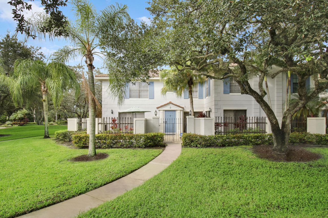 377 Prestwick Lane, Unit 2, Palm Beach Gardens, FL 33418 Photo