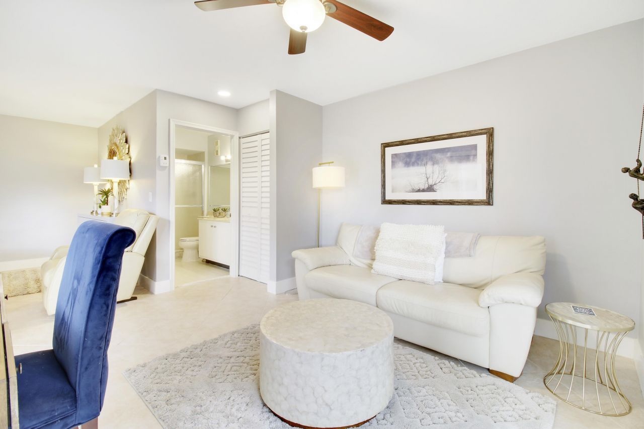 377 Prestwick Lane, Unit 2, Palm Beach Gardens, FL 33418 Photo