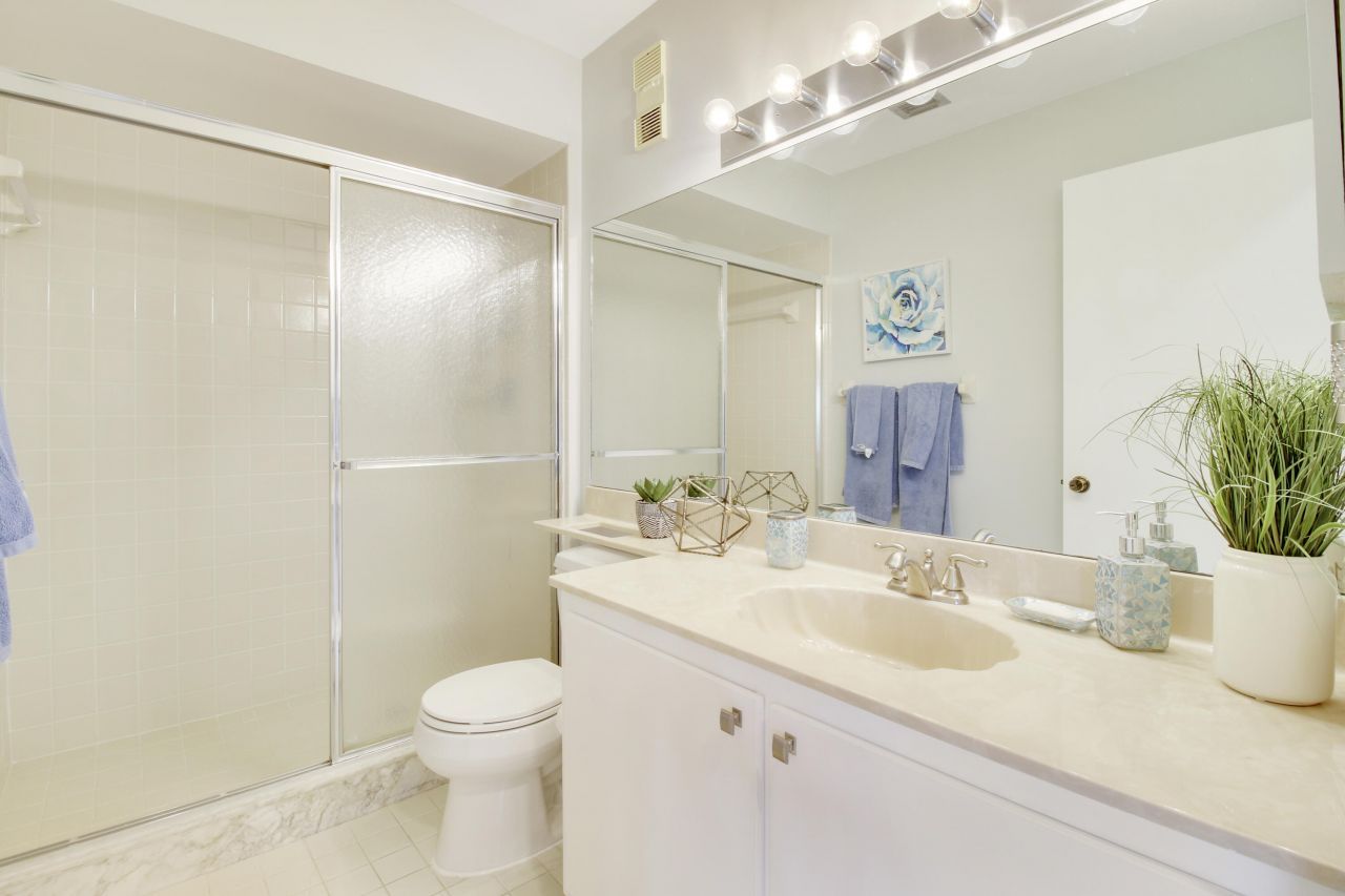 377 Prestwick Lane, Unit 2, Palm Beach Gardens, FL 33418 Photo