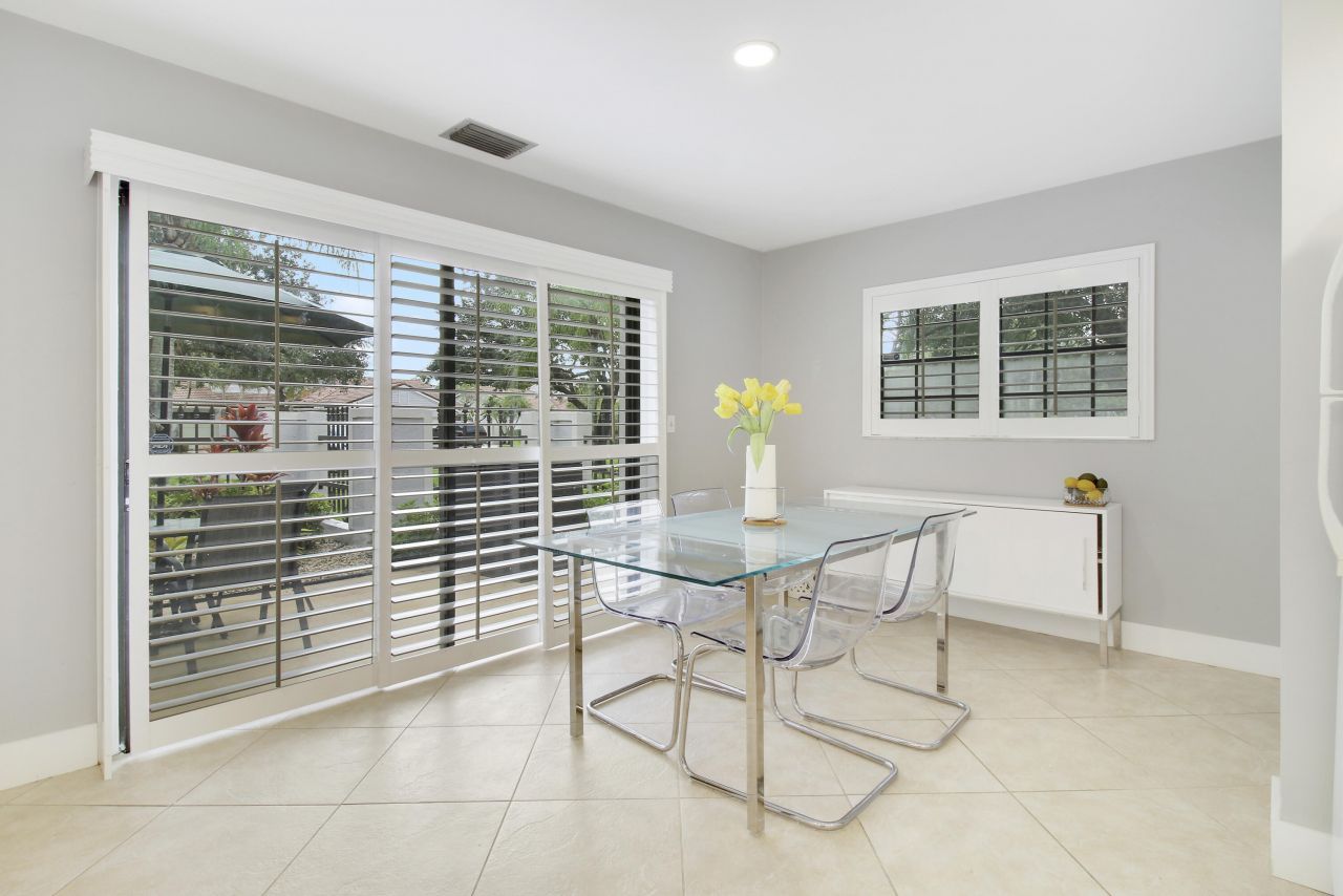 377 Prestwick Lane, Unit 2, Palm Beach Gardens, FL 33418 Photo