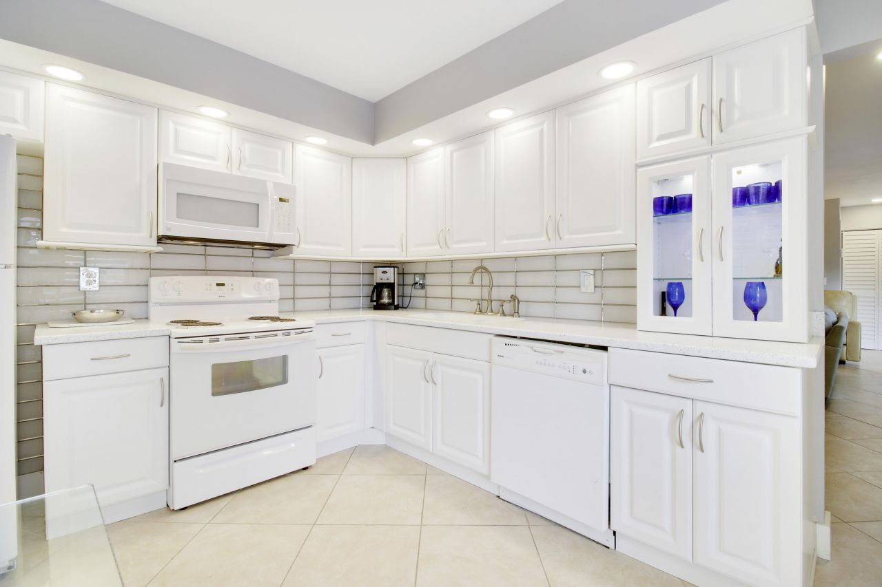 377 Prestwick Lane, Unit 2, Palm Beach Gardens, FL 33418 Photo