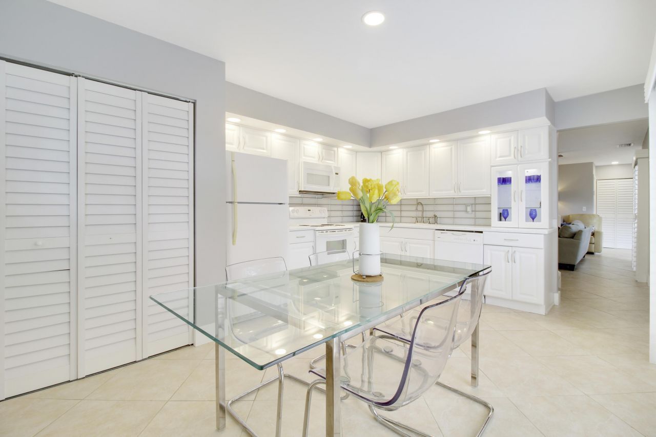 377 Prestwick Lane, Unit 2, Palm Beach Gardens, FL 33418 Photo