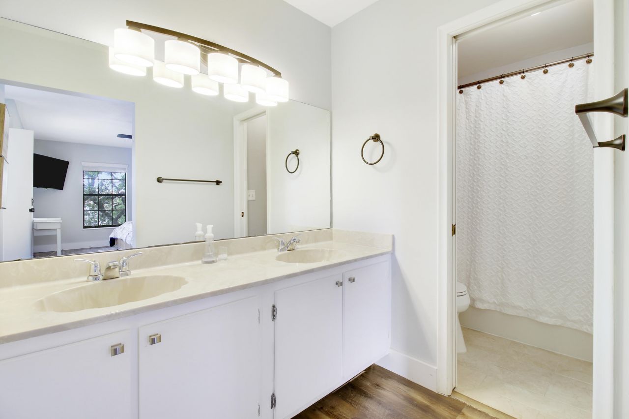 377 Prestwick Lane, Unit 2, Palm Beach Gardens, FL 33418 Photo