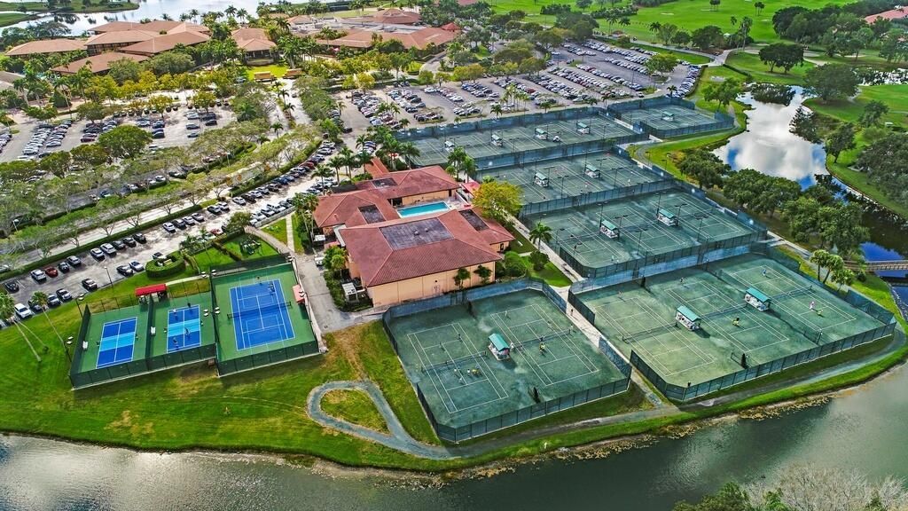 377 Prestwick Lane, Unit 2, Palm Beach Gardens, FL 33418 Photo