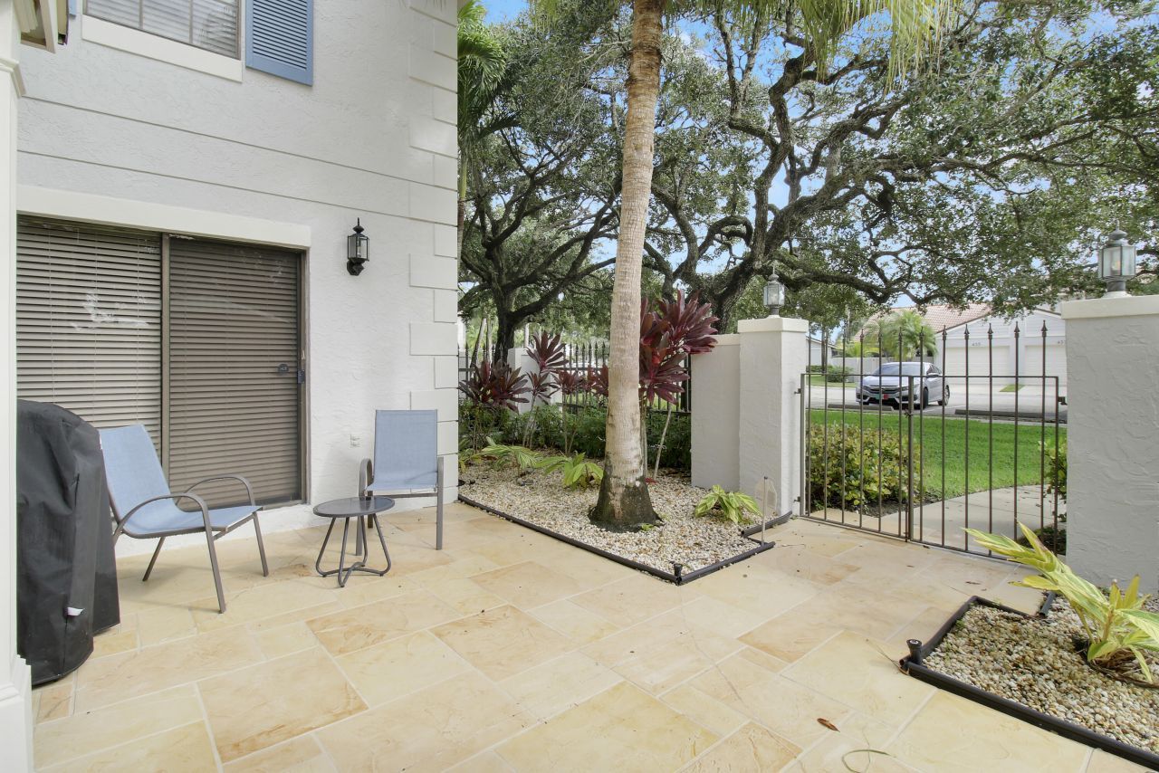 377 Prestwick Lane, Unit 2, Palm Beach Gardens, FL 33418 Photo