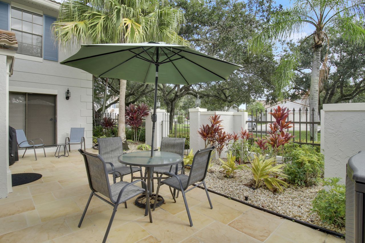 377 Prestwick Lane, Unit 2, Palm Beach Gardens, FL 33418 Photo