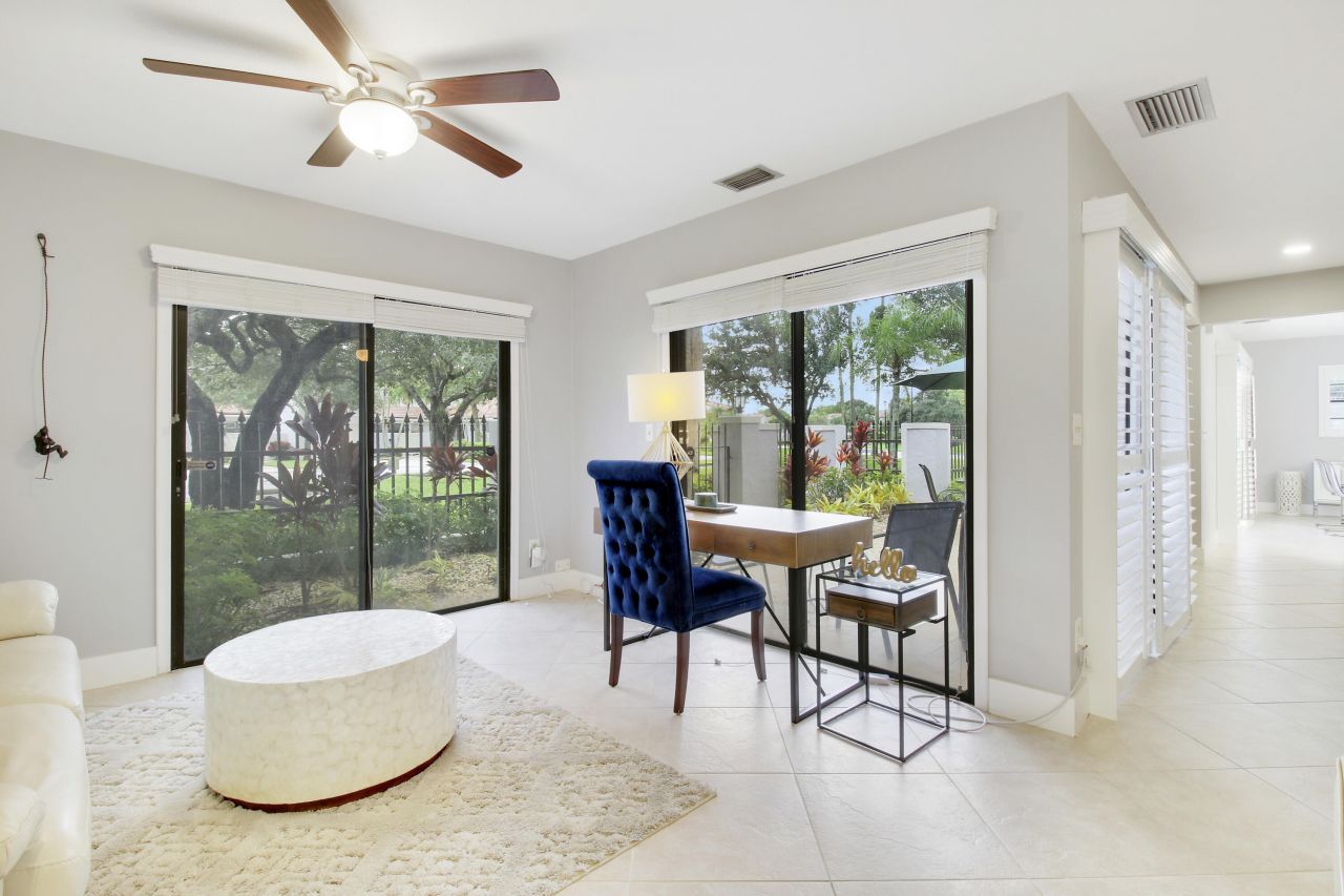 377 Prestwick Lane, Unit 2, Palm Beach Gardens, FL 33418 Photo