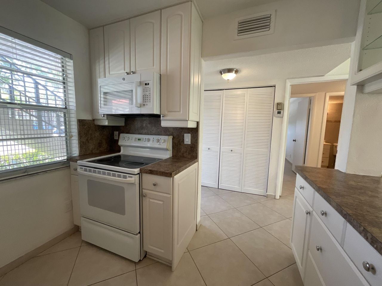 21 Abbey Lane, Unit 107, Delray Beach, FL 33446 Photo