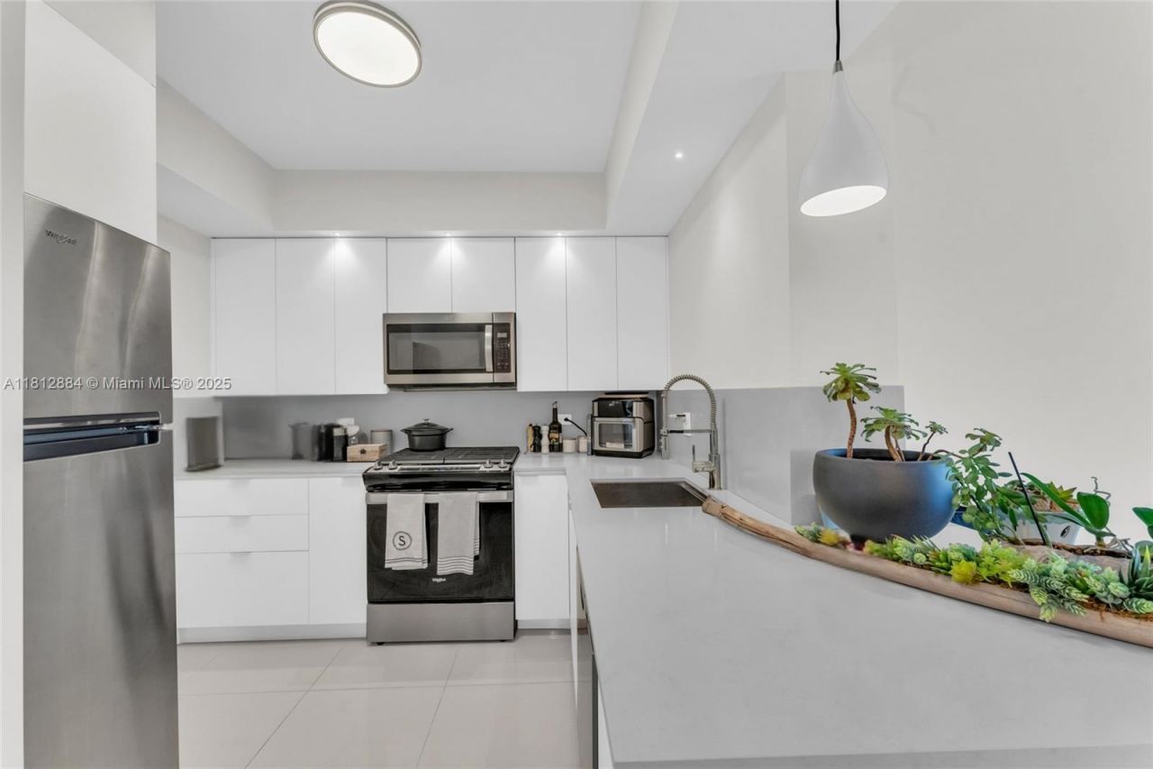 700 Biltmore Way, Unit 505, Coral Gables, FL 33134 Photo