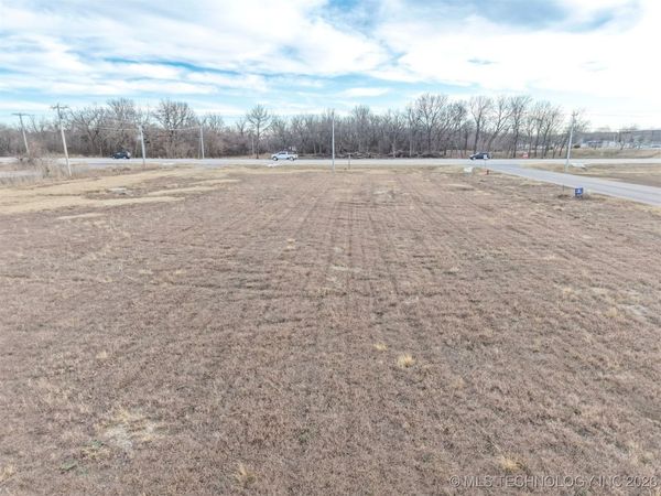 2 Phillips Street, Skiatook, OK 74070