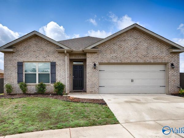 7009 Lost Creek Drive NW, Madison, AL 35806