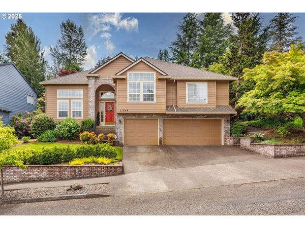 11544 SE HIGHLAND LOOP, Clackamas, OR 97015
