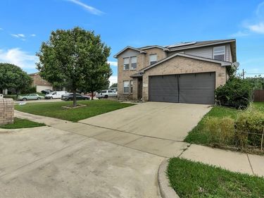 6021 Lucas Court, Fort Worth, TX 76119