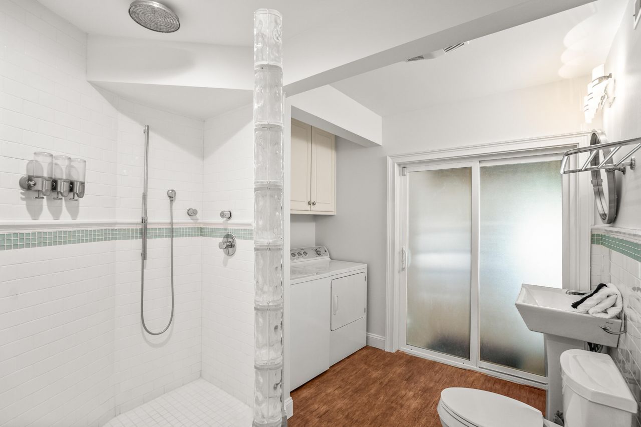 12 Port Tack Photo 101